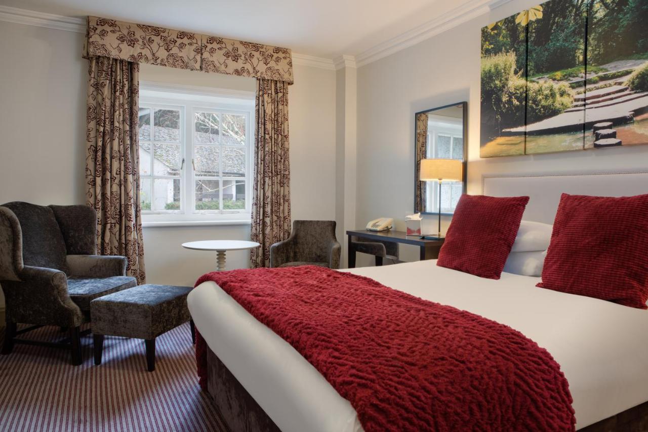 Sunday Box Hill Burford Bridge Hotel Dorking Buitenkant foto