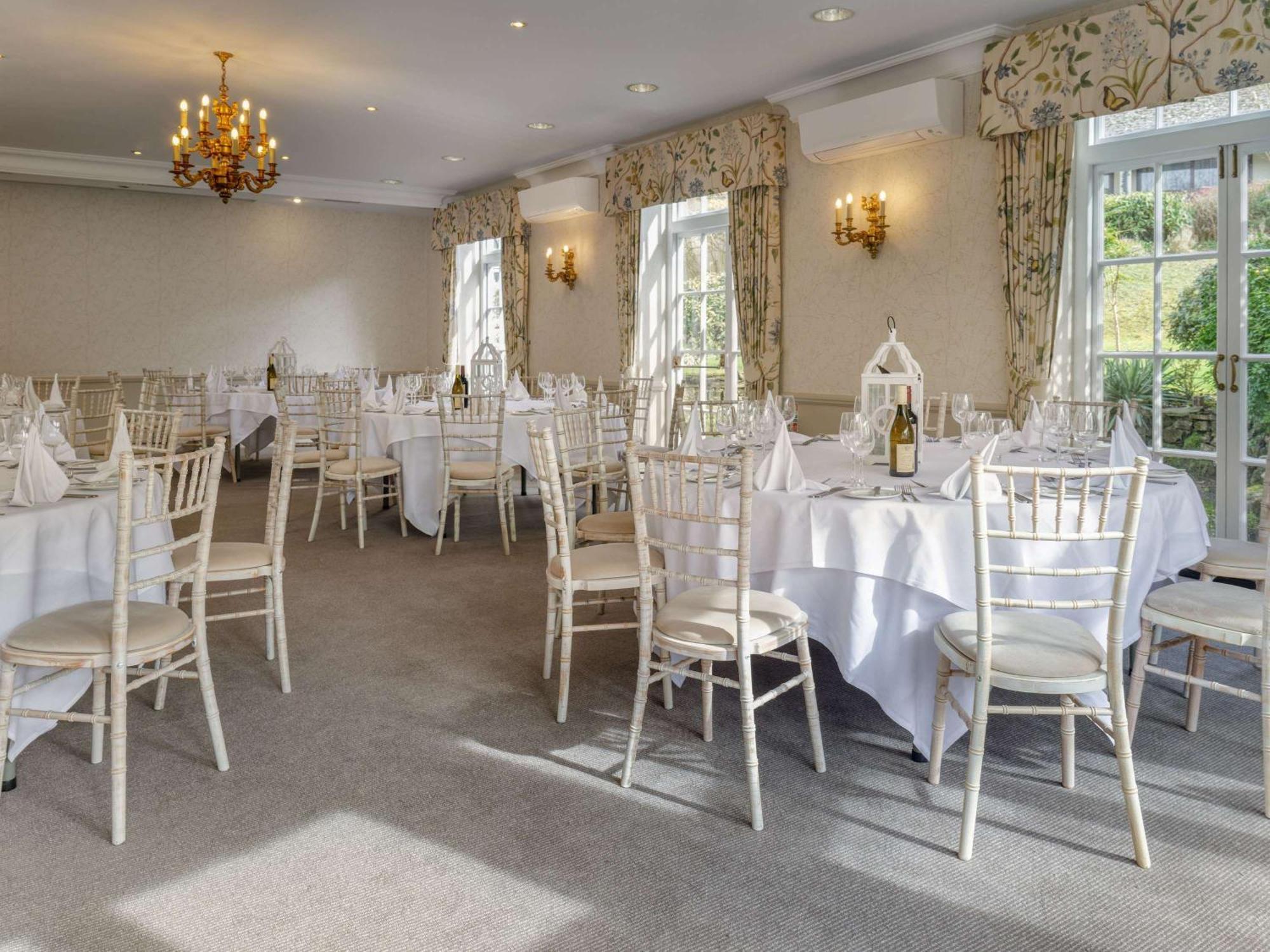 Sunday Box Hill Burford Bridge Hotel Dorking Buitenkant foto