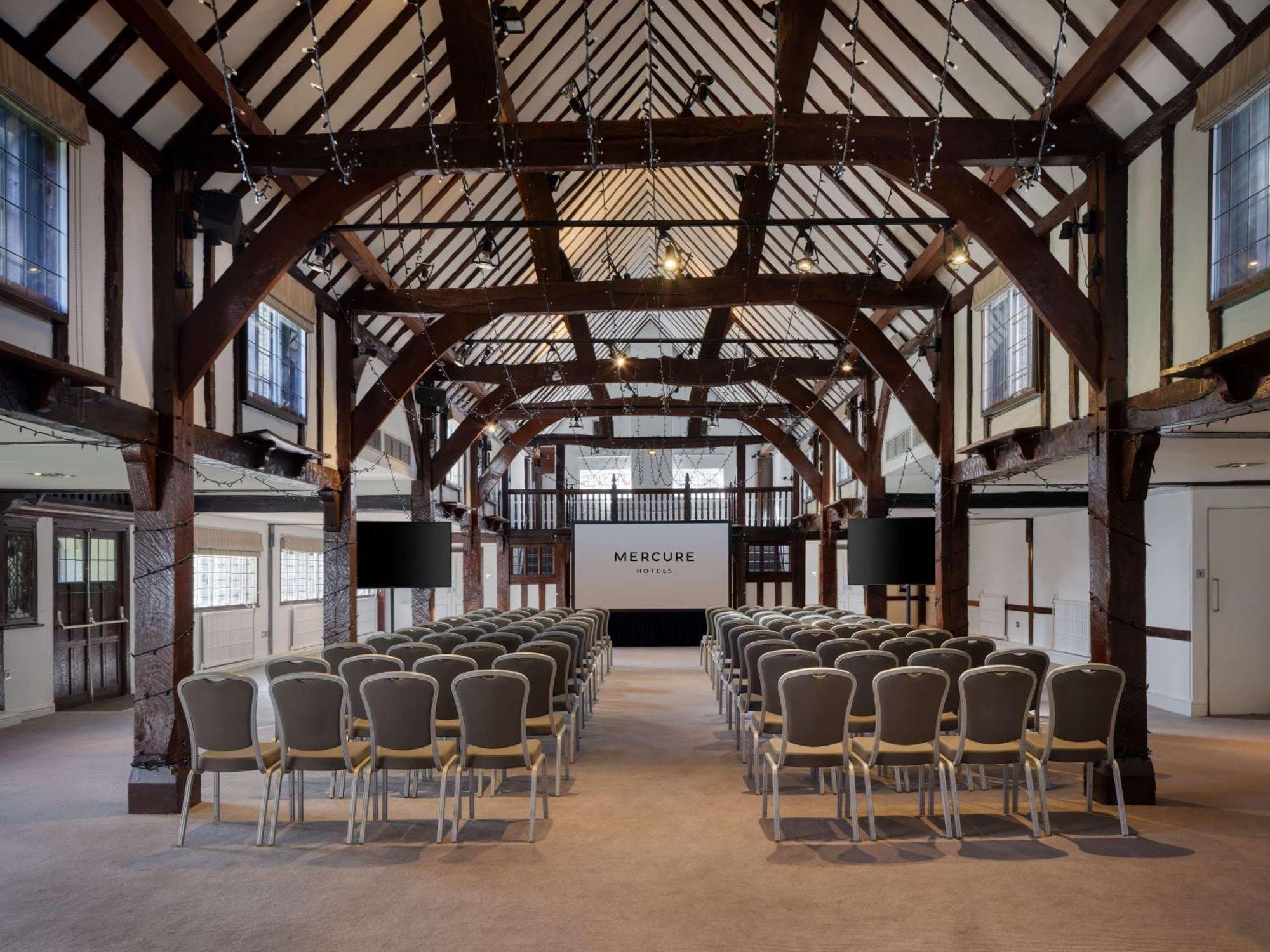 Sunday Box Hill Burford Bridge Hotel Dorking Buitenkant foto