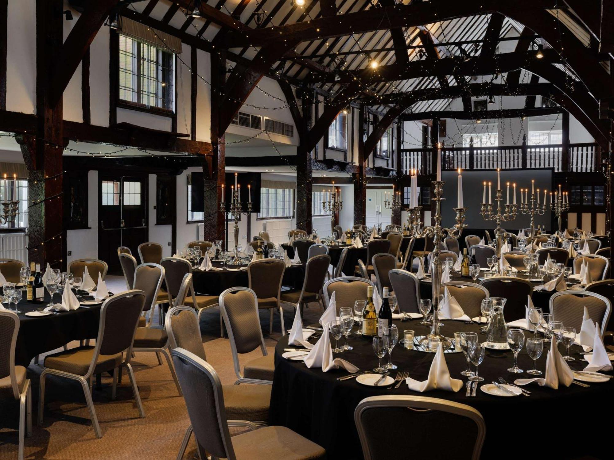 Sunday Box Hill Burford Bridge Hotel Dorking Buitenkant foto