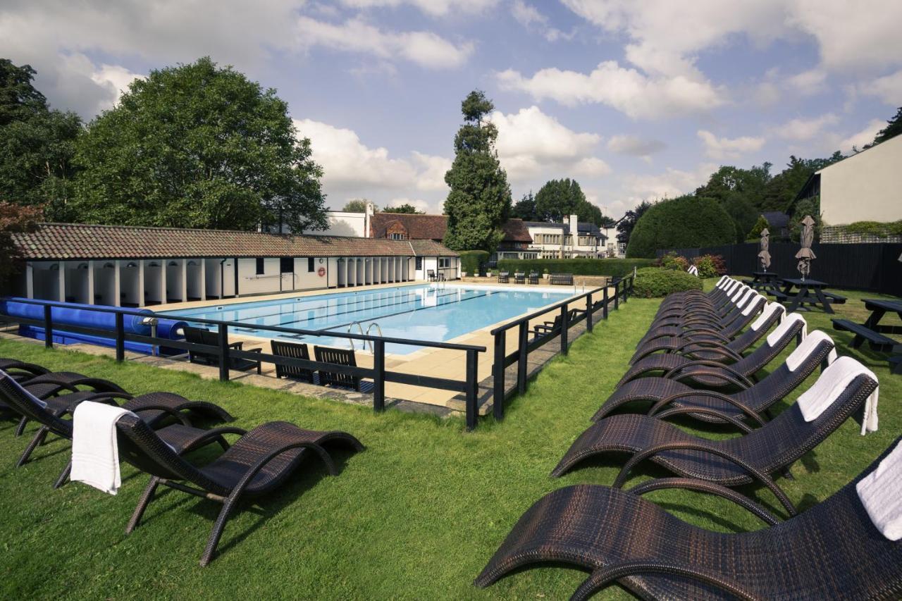 Sunday Box Hill Burford Bridge Hotel Dorking Buitenkant foto