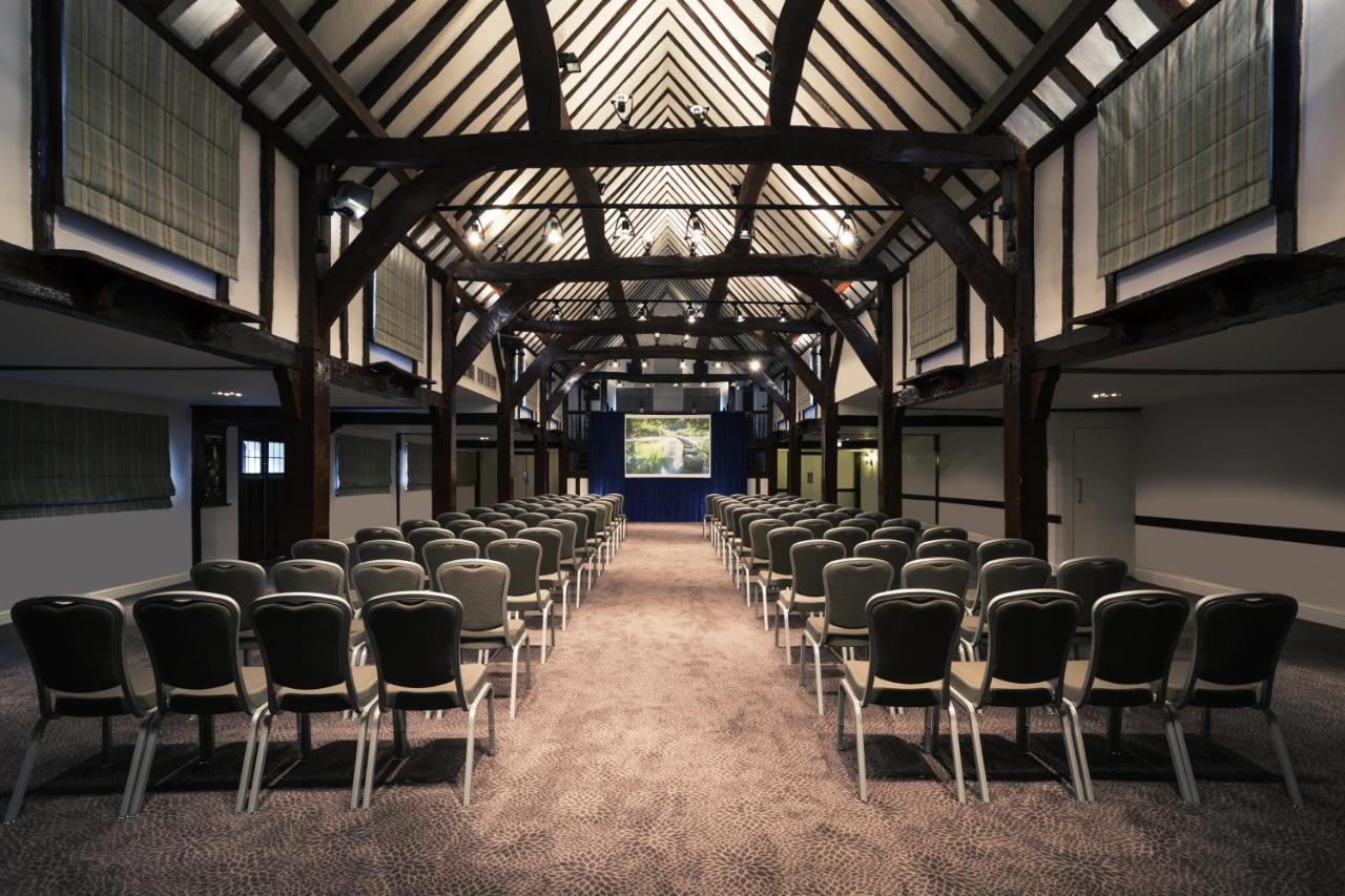 Sunday Box Hill Burford Bridge Hotel Dorking Buitenkant foto